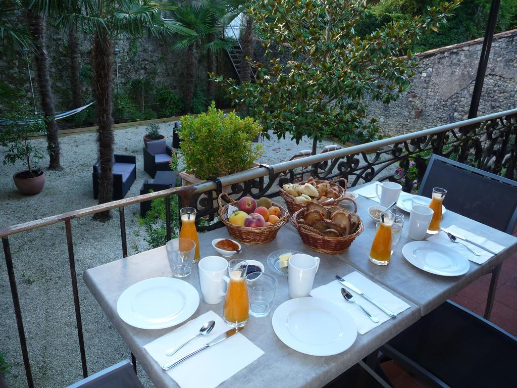 Le St Vincent Hotel Roquefort  Kültér fotó